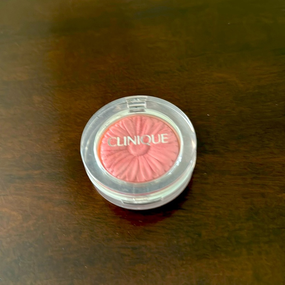 Clinique blush in Heather pop